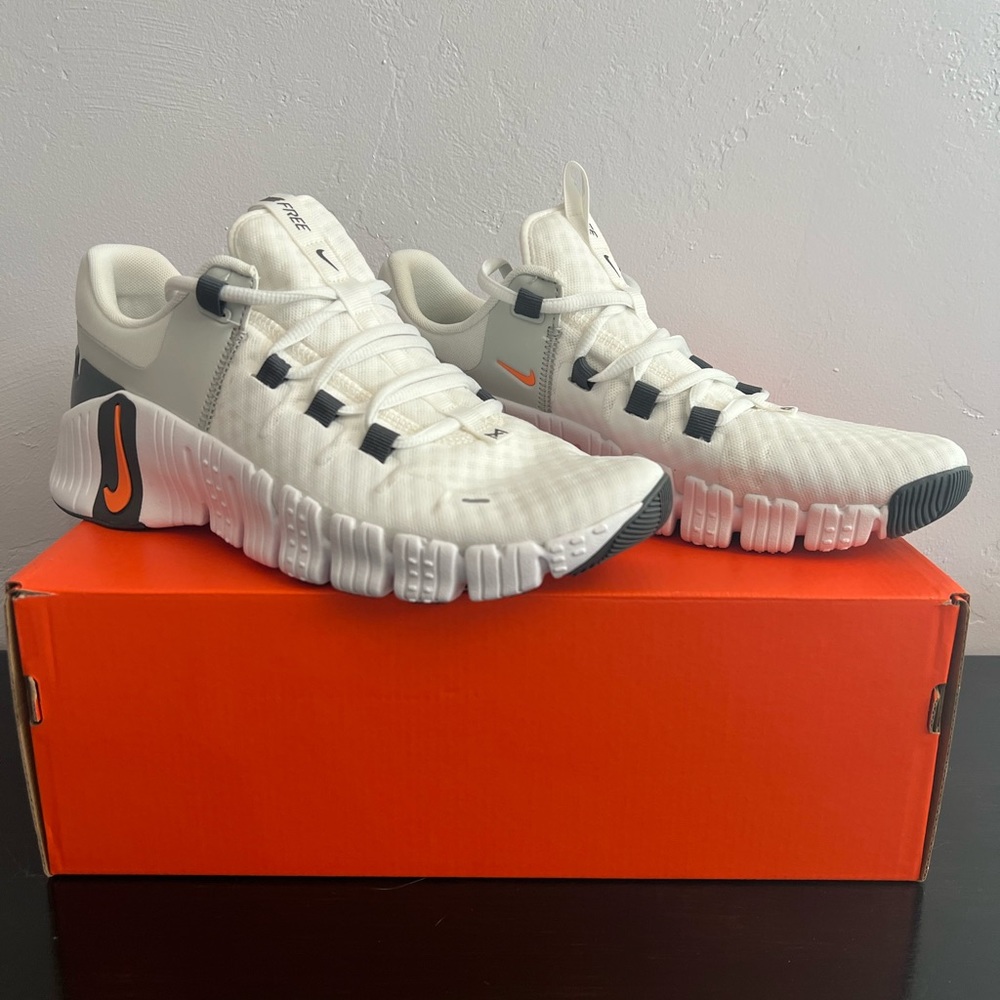 NEW Men’s Nike Free Metcon 5 - size: 8.5